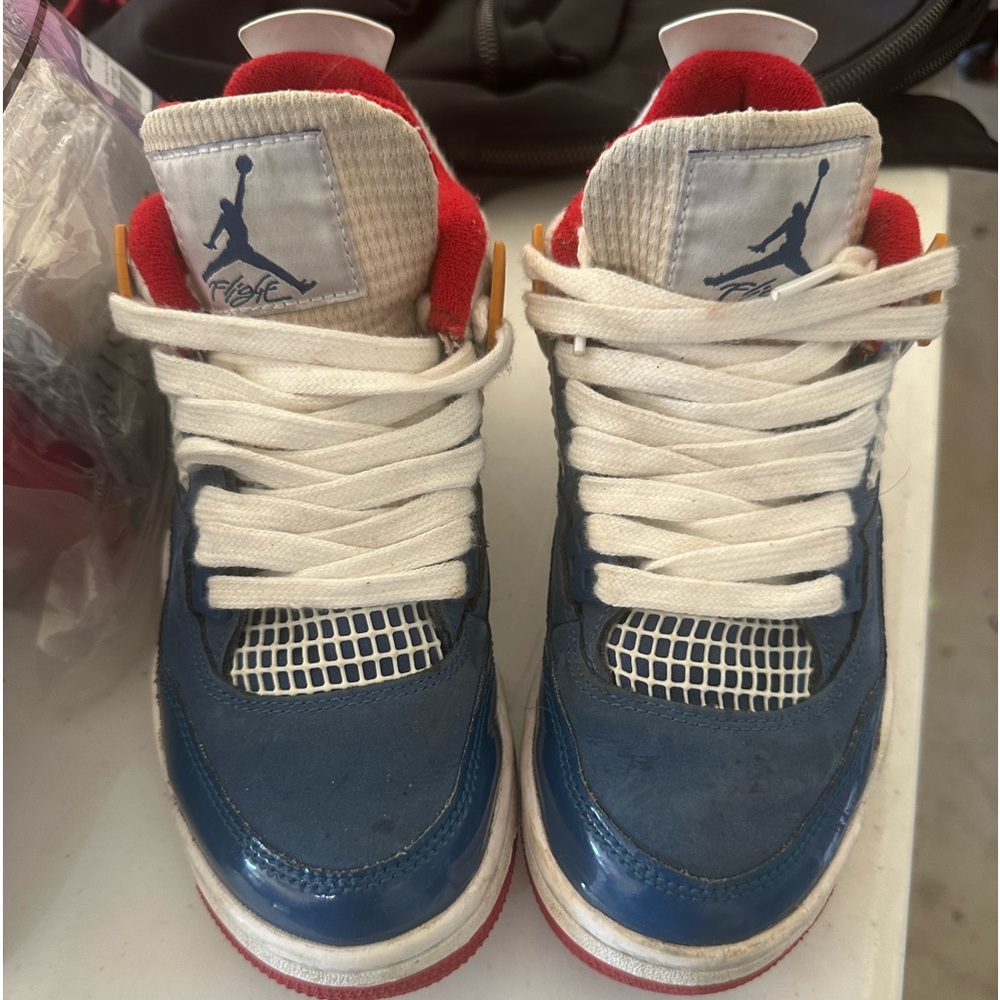 Jordon 4 Retro 'messy room' size 3.5Y